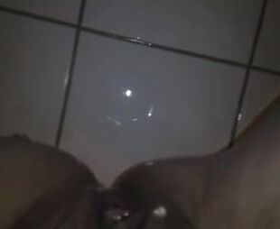 girl pissing up close